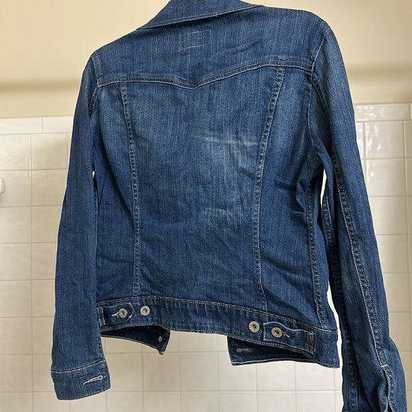 Levi’s Jean Jacket - Picture 5 of 5